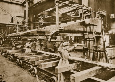 Femmes travaillant dans une usine d